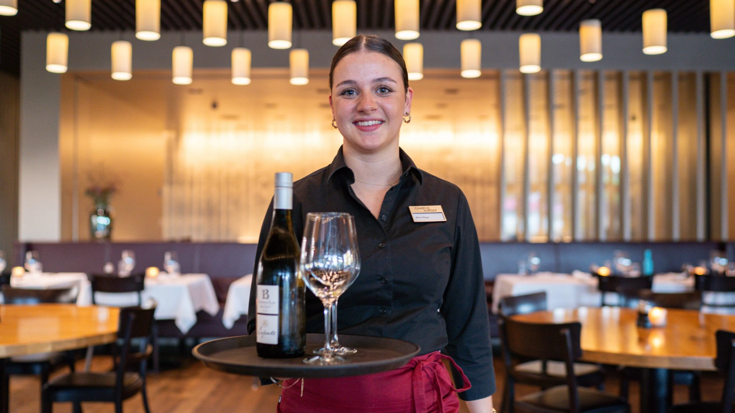 Nina Ottiger, Restaurantfachfrau