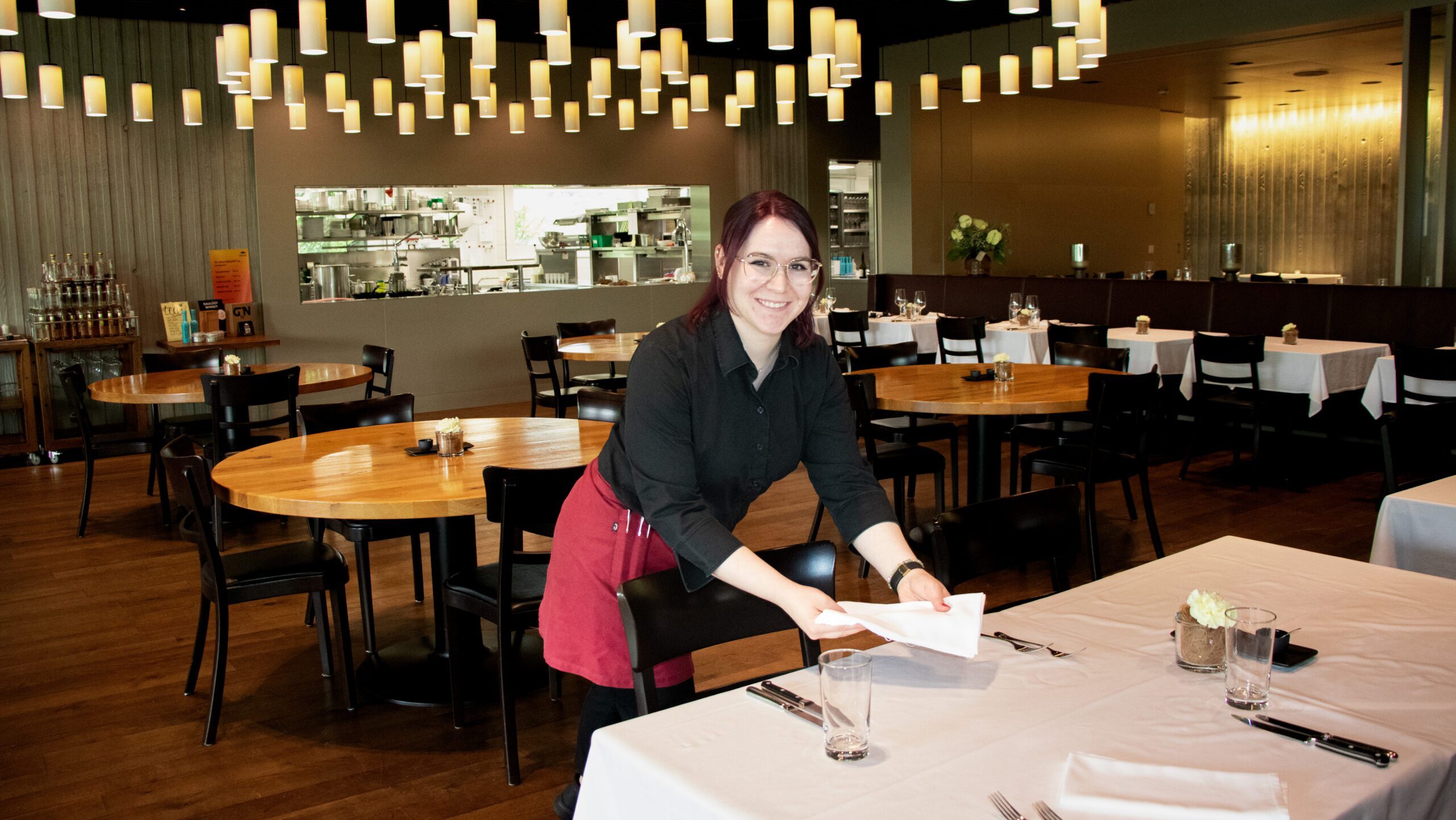 Lina Stadelmann, Chef de Service